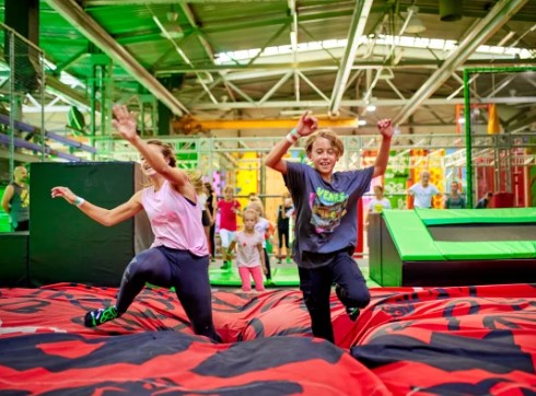 Park Trampolin w Krakowie: Miejsce Rozrywki i Aktywności