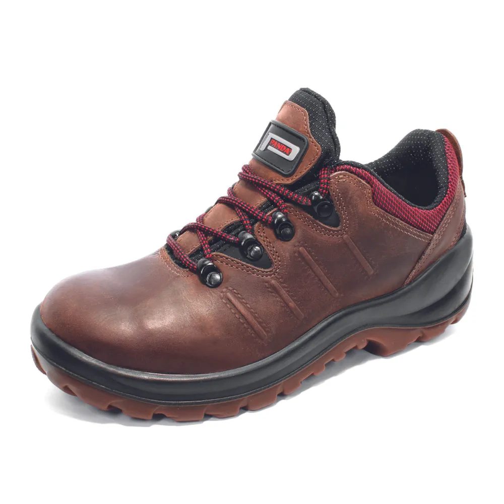 Ochrona stóp na co dzień - buty robocze z blachą w akcji